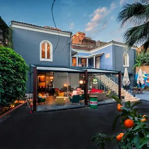 The Yard Hostal